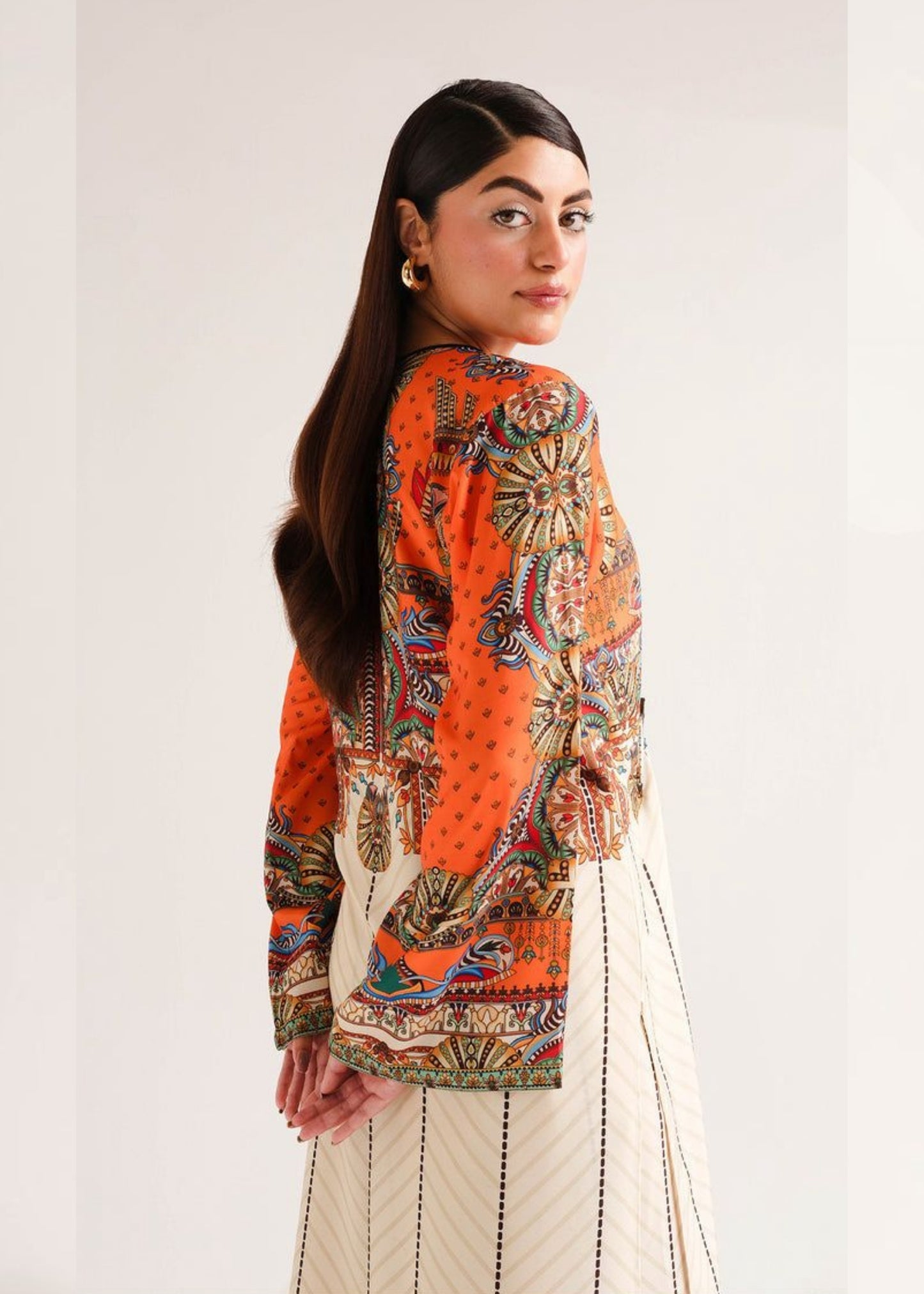 Mehr-e-Noor 2-Piece Suit (Stitched)